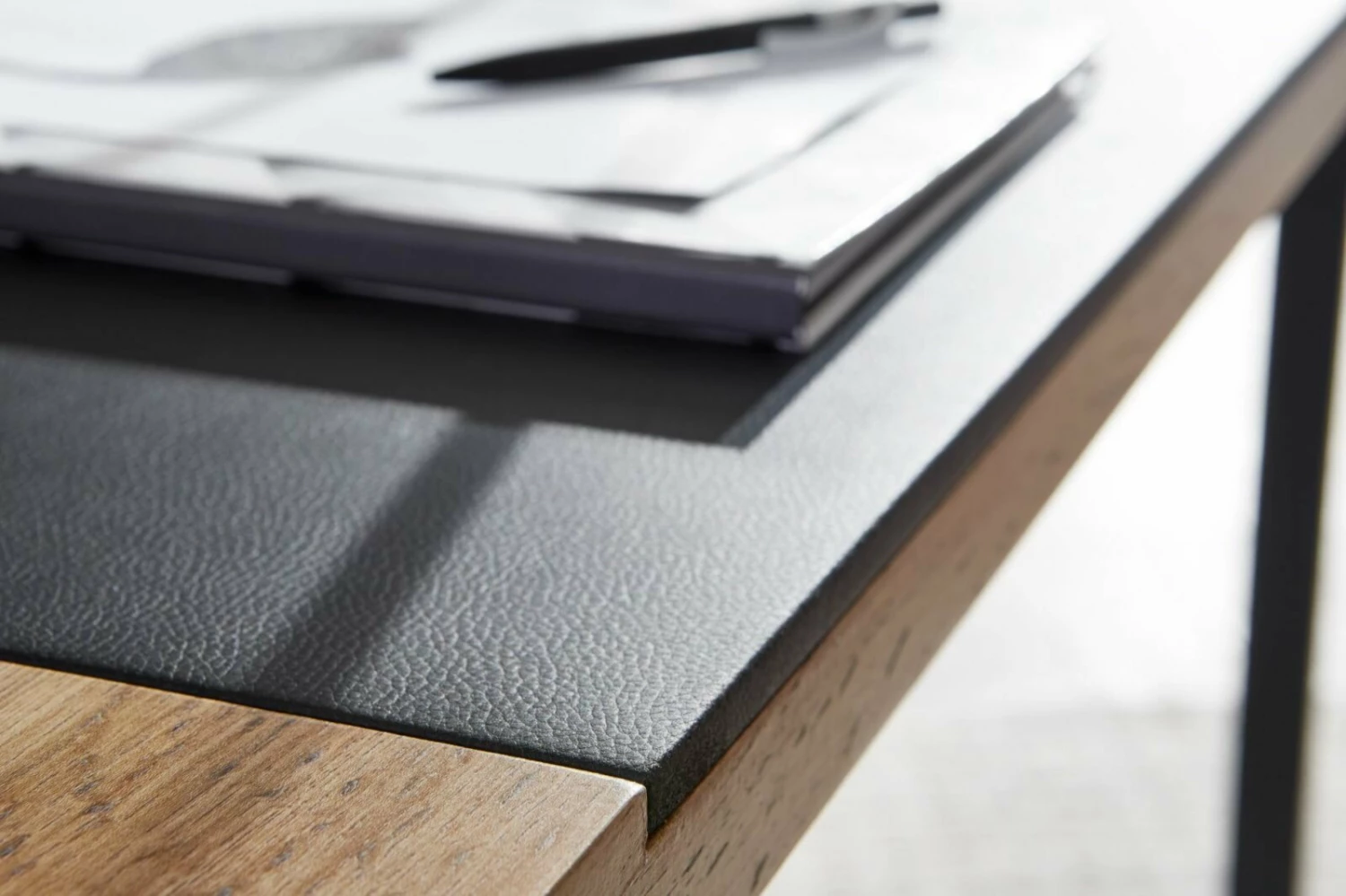 Schreibtisch - braun-schwarz - 140 cm 6 Schreibtisch - braun-schwarz - 140 cm – Bild 4