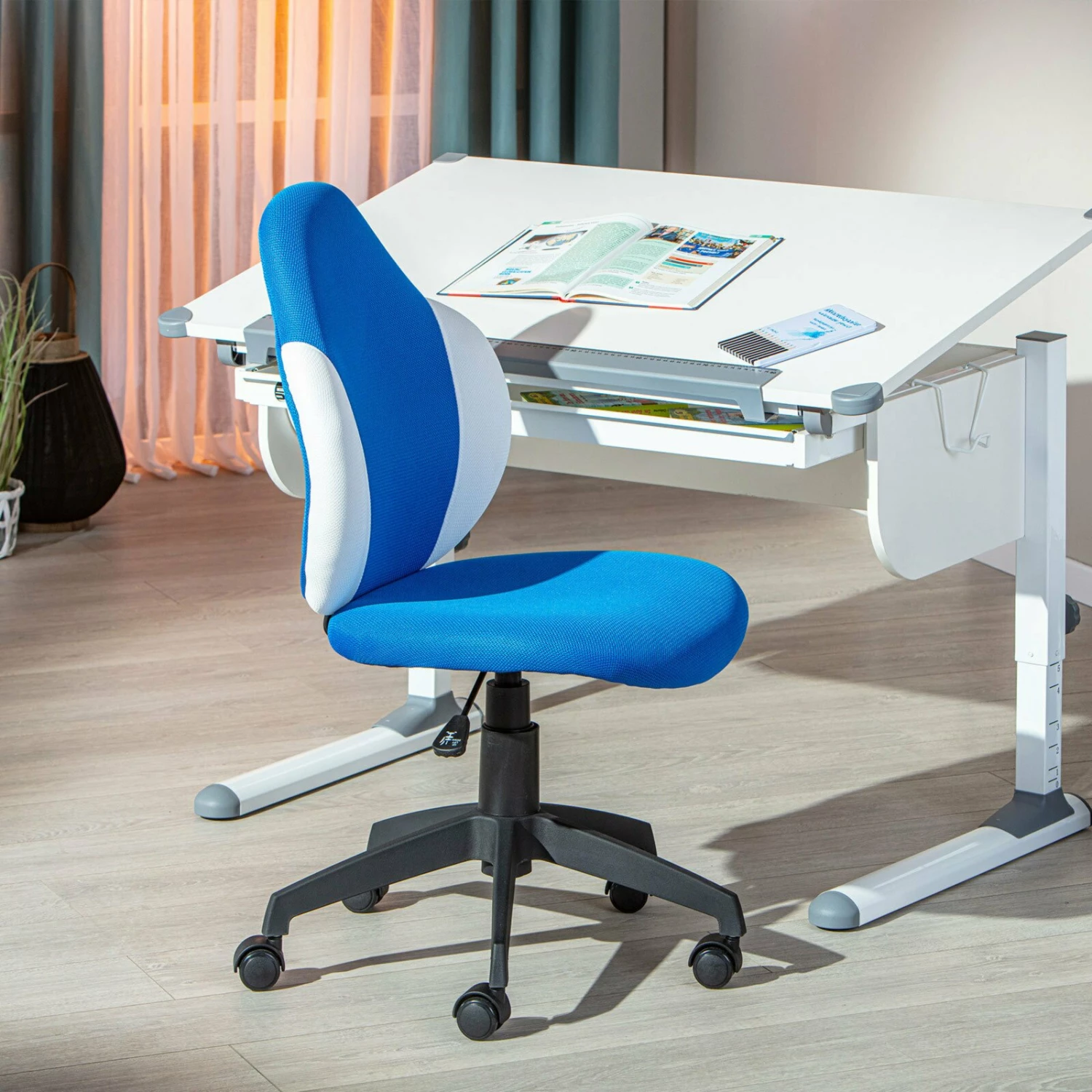 Kinderstuhl JESSI - blau-weiß - höhenverstellbar 6 Kinderstuhl JESSI - blau-weiß - höhenverstellbar – Bild 4