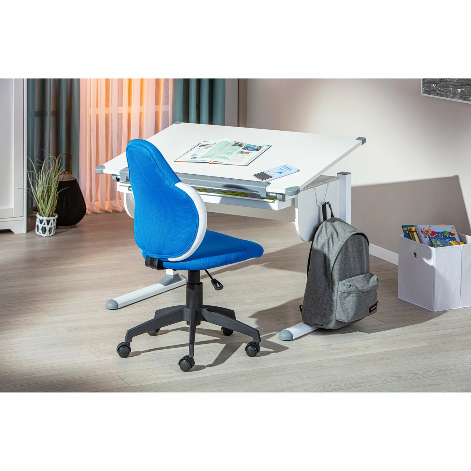 Kinderstuhl JESSI - blau-weiß - höhenverstellbar 7 Kinderstuhl JESSI - blau-weiß - höhenverstellbar – Bild 5