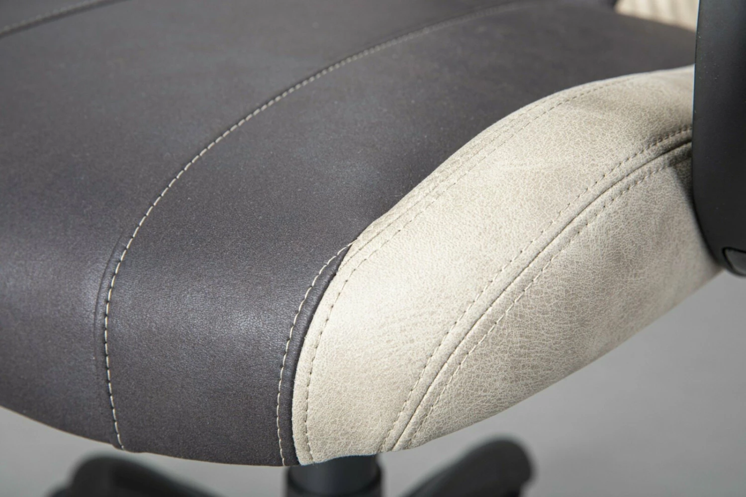 Gamingstuhl - grau-schwarz - Lederoptik 5 Gamingstuhl - grau-schwarz - Lederoptik – Bild 3